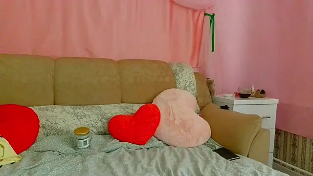 Marinaxmonroe online show from April 27, 2026, 1:53 pm