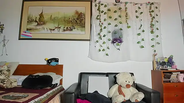 Mishell Bons online show from April 28, 2026, 10:36 pm