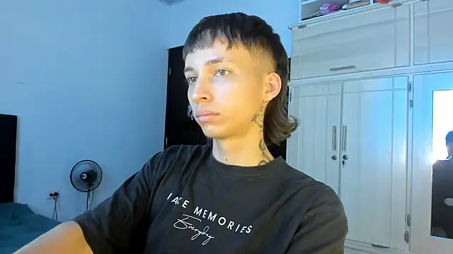 Snapshot of spacehumanz chatting on February 12, 2026, 6:07 pm spacehumanz online show from February 12, 2026, 6:07 pm