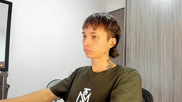 Snapshot of spacehumanz chatting on March 21, 2026, 7:29 pm spacehumanz online show from March 21, 2026, 7:29 pm