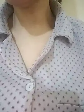 Snapshot of Miss-Lynda chatting on February 17, 2026, 4:15 pm Miss-Lynda online show from February 17, 2026, 4:15 pm