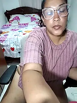 Ivy horse  online show from September 18, 2025, 3:31 am