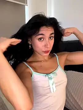 Snapshot of MonicaSalvatore chatting on November 22, 2025, 1:43 pm MonicaSalvatore online show from November 22, 2025, 1:43 pm