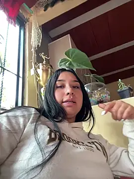 BELLAALEJA online show from December 15, 2025, 7:31 pm