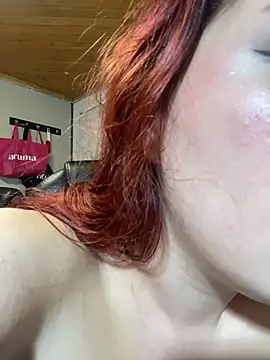 Snapshot of Karen18_boobs chatting on March 19, 2026, 1:49 am Karen18 boobs online show from March 19, 2026, 1:49 am