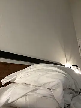 iriebusty online show from November 17, 2025, 6:23 pm