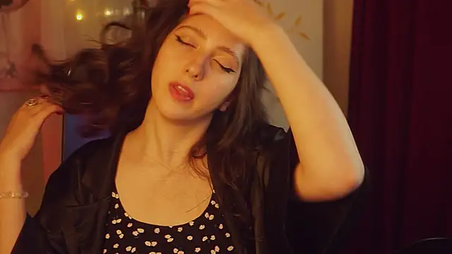 Mary Miiller online show from September 11, 2025, 9:42 am