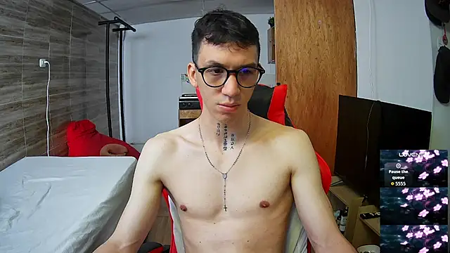 angelicious  online show from November 14, 2025, 1:04 pm