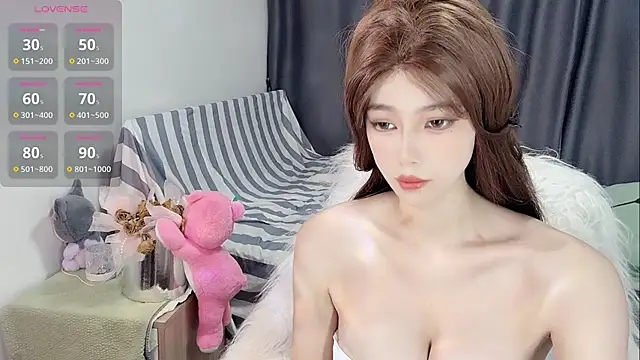 yinyinzi5 online show from July 2, 2026, 9:43 pm