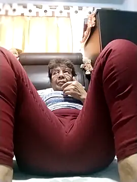 OliviaMorris1 online show from October 9, 2025, 3:45 pm