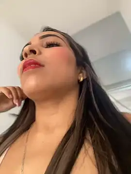 Snapshot of Rosa_25x chatting on July 28, 2026, 2:13 pm Rosa 25x online show from July 28, 2026, 2:13 pm