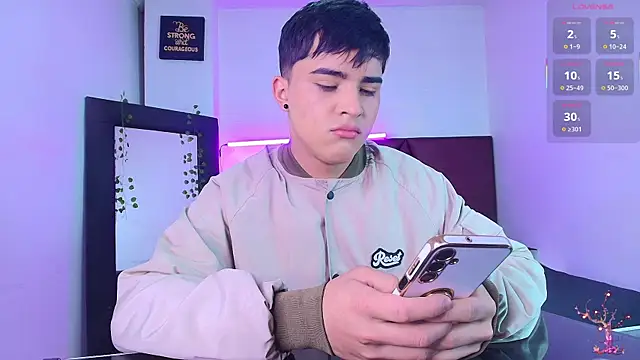 Lucass love online show from October 8, 2025, 1:23 pm