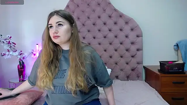 Snapshot of _Agata_ chatting on June 1, 2026, 6:35 am Agata online show from June 1, 2026, 6:35 am