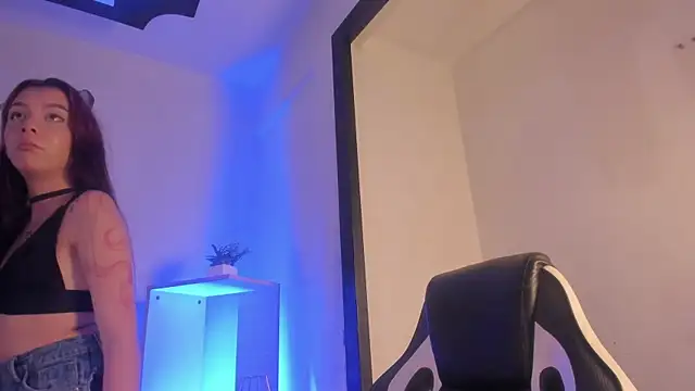 CleoWhite online show from February 4, 2026, 8:26 pm