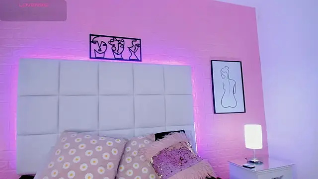 Meloddy Parkerr  online show from March 15, 2026, 8:05 pm