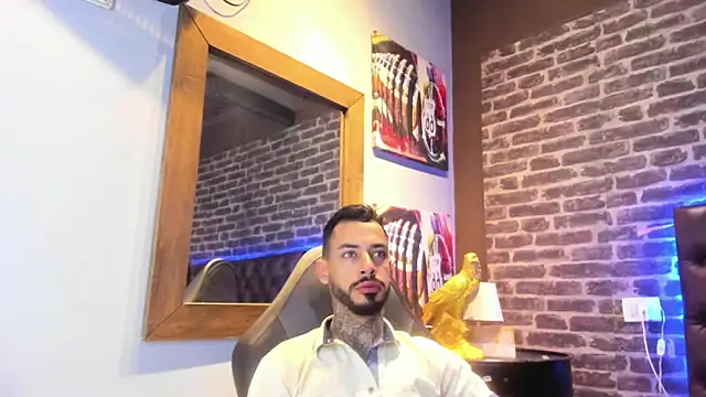 VinzenzRizzo online show from October 14, 2025, 4:24 am