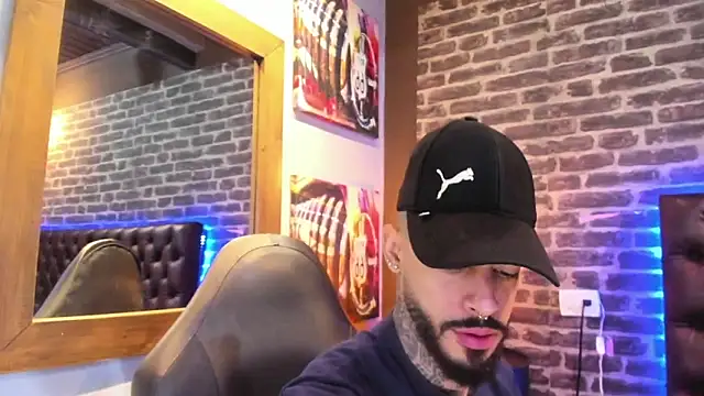 VinzenzRizzo online show from September 28, 2025, 4:30 am