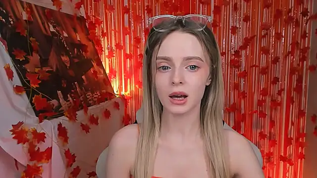 Snapshot of JuliaBrewwer chatting on October 11, 2025, 12:50 pm JuliaBrewwer online show from October 11, 2025, 12:50 pm