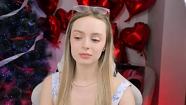 Snapshot of JuliaBrewwer chatting on March 17, 2026, 3:15 pm JuliaBrewwer online show from March 17, 2026, 3:15 pm