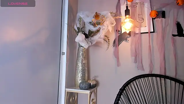 dulce fiore07 online show from October 31, 2025, 12:46 pm