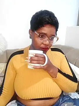ChubbyBitch26 online show from June 26, 2026, 10:48 pm