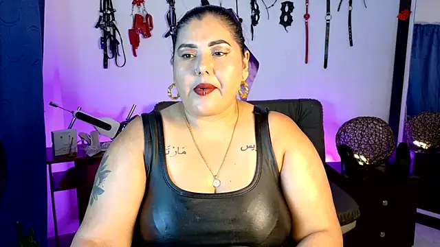 AndreaKinky online show from August 6, 2026, 10:05 pm