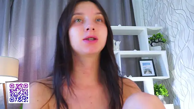 DaisyBlaze online show from June 24, 2026, 4:33 am