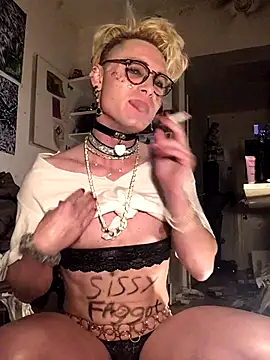 Sissy Cindy Whore online show from November 27, 2025, 6:30 pm