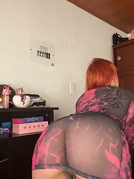 ScarlettRusso1 online show from October 19, 2025, 1:14 pm