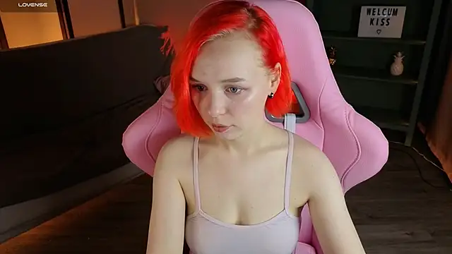 NaomiYoru online show from October 11, 2025, 8:43 pm