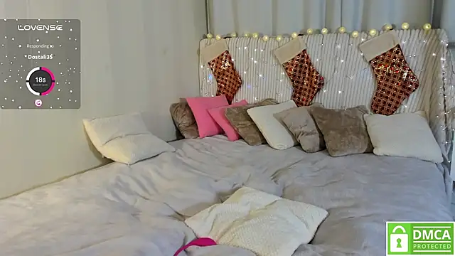 Kelly Mott online show from December 17, 2025, 1:54 am