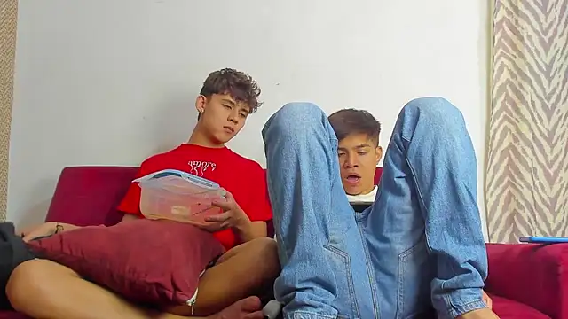 willy sexxx18 online show from March 5, 2026, 7:32 pm