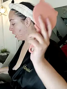 Snapshot of Rossi_ss1 chatting on March 12, 2026, 3:01 am Rossi ss1 online show from March 12, 2026, 3:01 am