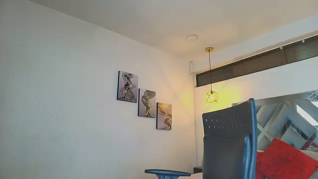 Snapshot of Rossi_ss1 chatting on February 11, 2026, 4:23 am Rossi ss1 online show from February 11, 2026, 4:23 am