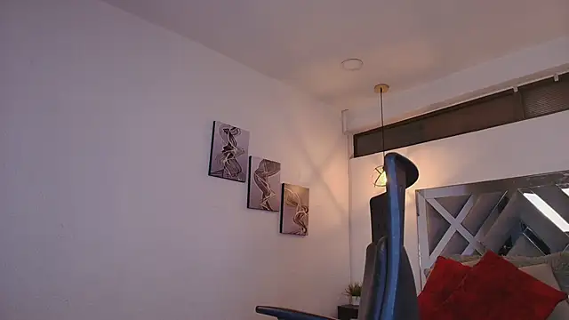 Snapshot of Rossi_ss1 chatting on March 7, 2026, 3:35 am Rossi ss1 online show from March 7, 2026, 3:35 am