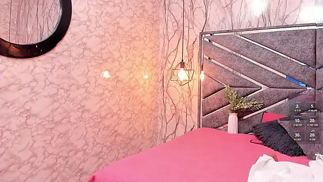 SASHA BROWNIE   online show from September 28, 2025, 8:05 pm