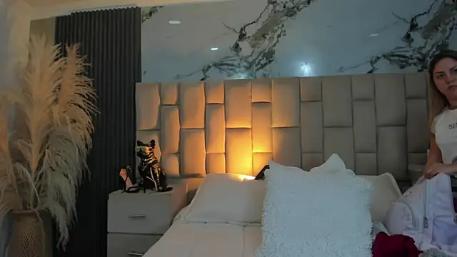 Snapshot of cloesummerr_ chatting on March 10, 2026, 12:53 pm cloesummerr online show from March 10, 2026, 12:53 pm