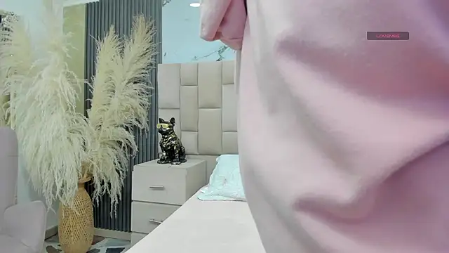 Snapshot of cloesummerr_ chatting on February 10, 2026, 12:48 pm cloesummerr online show from February 10, 2026, 12:48 pm