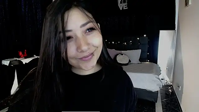 Mia 1120 online show from September 10, 2025, 4:39 pm