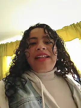 Snapshot of Yaya_watson chatting on July 4, 2026, 6:34 pm Yaya watson online show from July 4, 2026, 6:34 pm