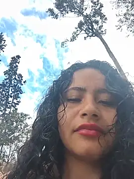 Snapshot of Yaya_watson chatting on July 14, 2026, 7:42 pm Yaya watson online show from July 14, 2026, 7:42 pm