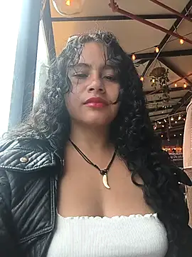 Snapshot of Yaya_watson chatting on July 8, 2026, 7:47 pm Yaya watson online show from July 8, 2026, 7:47 pm