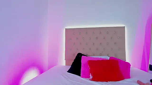 Zafiro  Brown online show from September 9, 2025, 11:41 am