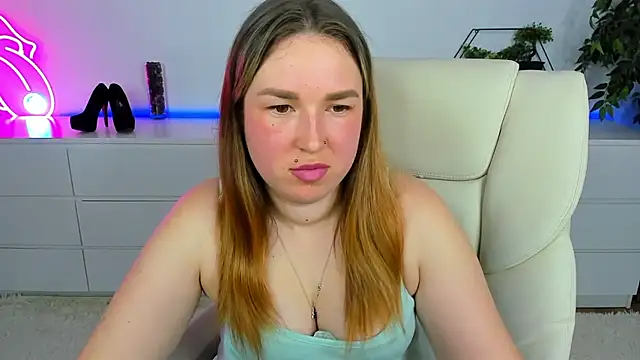 Snapshot of Sofii_darling chatting on March 16, 2026, 5:37 pm Sofii darling online show from March 16, 2026, 5:37 pm