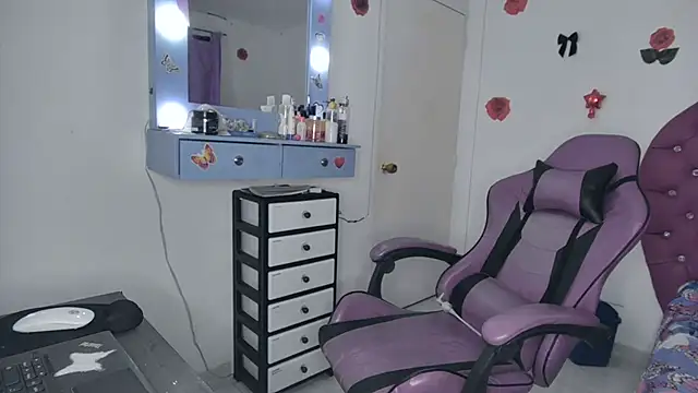 Snapshot of soffy_rosses chatting on June 22, 2026, 1:55 am soffy rosses online show from June 22, 2026, 1:55 am