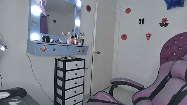 Snapshot of soffy_rosses chatting on August 4, 2026, 1:54 am soffy rosses online show from August 4, 2026, 1:54 am