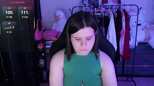 AmyVibess online show from May 5, 2026, 6:11 pm