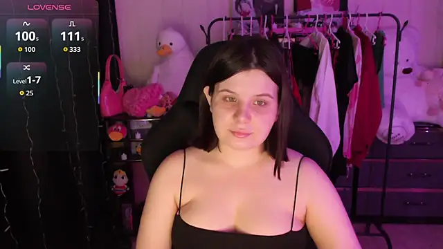 AmyVibess online show from April 23, 2026, 8:10 pm