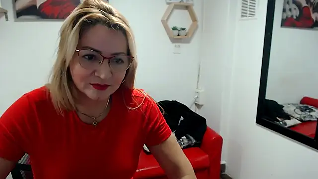 DIVAX MONSERRAT online show from January 5, 2026, 9:51 pm