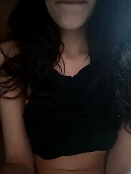 agusttt2667 online show from May 7, 2026, 4:39 am